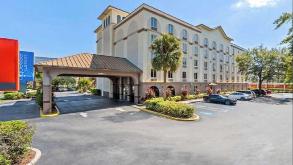 Sonesta Essential 8101 Aircenter Ct Parking