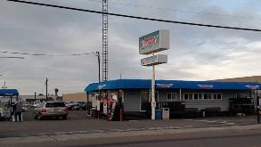 2771 Kurtz St Parking