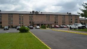 2989 Hamilton Blvd Parking