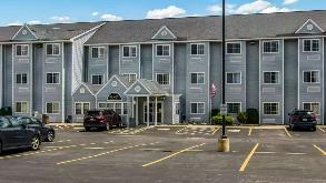 2049 Leesburg Grove City Rd Parking