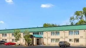 3302 S Vista Ave Parking