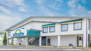 2908 Pine Grove Ave Parking