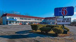 701 Altamont Blvd Parking