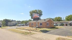 Photo of 109 S Oak St Parking spot, located 3.0 mi away from KS