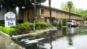 2526 El Camino Real (Budget Inn ) Parking