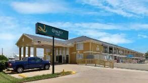 1804 E Sarah DeWitt Dr Parking