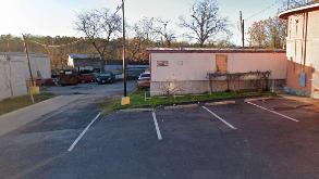 Palomino Motel_1318 Fort Worth Ave Parking