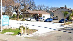 600 N East St Parking