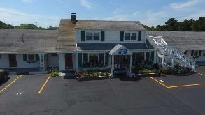 8 Shootflying Hill Rd Parking
