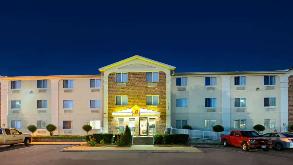 Photo of 1704 N Central Expy Parking spot, located 0.6 mi away from TX