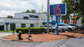 391 Westgate Dr Parking