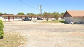 3900 N Fwy Service Rd Parking