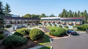 1334 Roosevelt Ave E (Rodeway Inn ) Parking