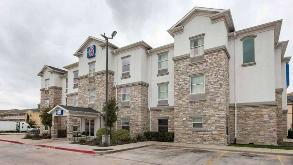 3861 Tanacross Dr Parking