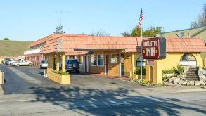52 San Felipe Rd (Hollister Inn) Garage