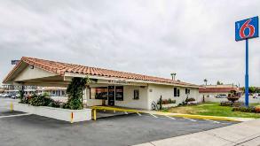 Northwoods Ave (Motel 6 Manteca) Garage Parking