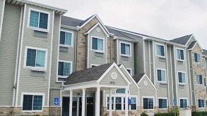 Photo of Three Rivers Inn and Suites - 2015 TX 73 Garage spot, located 5.0 mi away from TX
