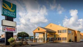 Quality Inn & Suites - 20530 DuPont Blvd Garage