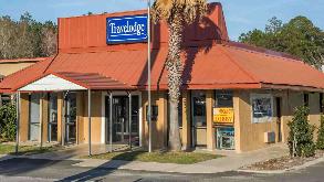 Photo of Travelodge by Wyndham - 18116 Whyte Hardee Blvd Garage spot, located 9.2 mi away from SC