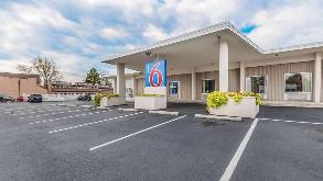 Motel 6 - 2951 Valley Ave Garage