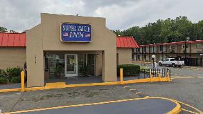 Super Value Inn - 5321 Jefferson Davis Hwy Garage