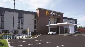 La Quinta Inn and Suites - 1200 Hwy 45 N Garage