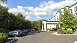 Comfort Inn & Suites - 1000 Laurel Oak Rd Garage