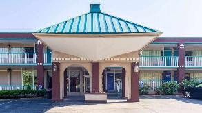 Photo of Motel 6 - 404 Bridge St Garage spot, located 1.1 mi away from CT