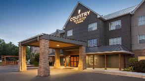 Country Inn and Suites - 3051 White Boulevard Garage