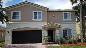 1914 Newport Isles Blvd Garage