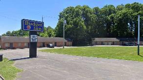 Budget Inn - 2302 Williamson Rd NE Garage