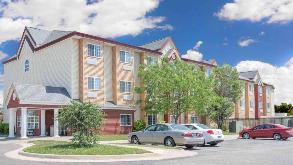 Days Inn - 1420 N Lorraine St Garage