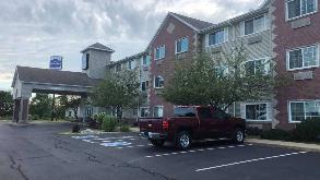 Americinn by Wyndham - 1910 Nairn Dr Garage
