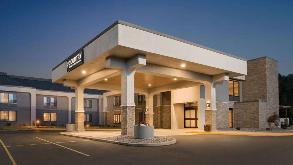 Photo of Country Inn and suites - 2110 Rose St Garage spot, located 8.1 mi away from WI