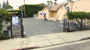 6272 De Longpre Ave Parking
