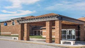 Baymont by Wyndham - 130 Montrose W Ave Garage