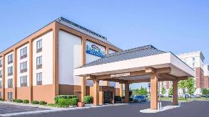 Baymont - 10900 Crowne Point Dr Garage