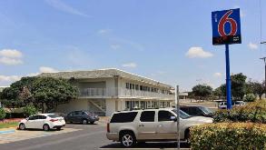Motel 6 North AUS Airport Parking