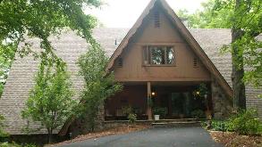 Valhalla Hillside Inn - W13264 WI-29 Garage