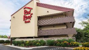 Red Roof Inn - 10 Rowe Ave Garage