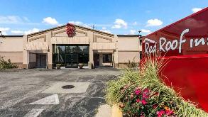 Photo of Red Roof Inn - 9424 Waukegan Rd Garage spot, located 3.3 mi away from IL