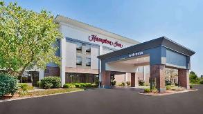 Hampton Inn - 7329 US-36 #37 Garage