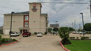 Best Western Plus Inn and Suites - 19301 Hwy 6 Garage