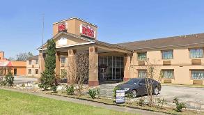 Regency Inn and Suites - 10801 East Fwy bldg b Garage