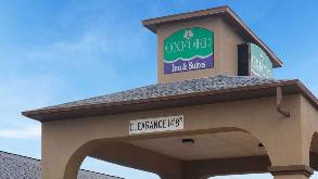 Oxford Inn and Suites - 915 W NASA Pkwy Garage