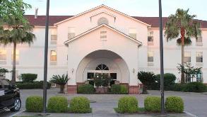 Photo of Motel 6 - 27927 Southwest Fwy Garage spot, located 1.4 mi away from TX