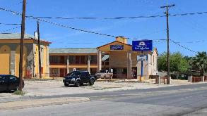 Americas Best Value Inn - 2435 Pinn Rd Garage