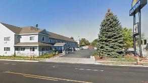 Days Inn Wyndham 229 S Duff Ave Garage