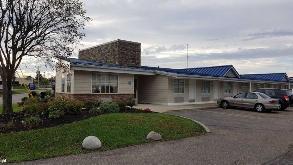 Americas Best Value Inn - 51260 National Rd E Garage
