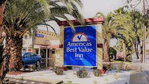 485 S Main St (mericas Best Value Inn) Garage